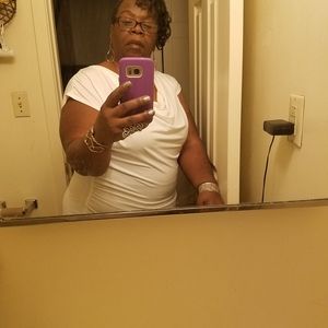 Meet your Posher, Debora